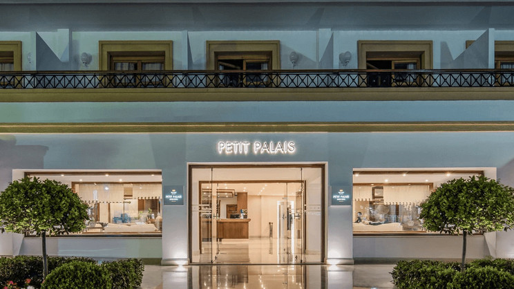 Petit Palais Beach Hotel